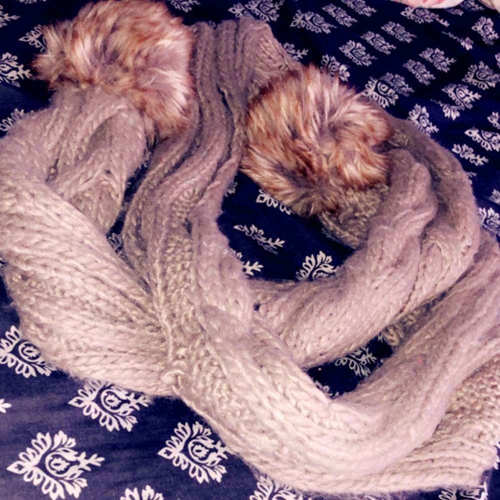 Scarf - Picture 4 of 8